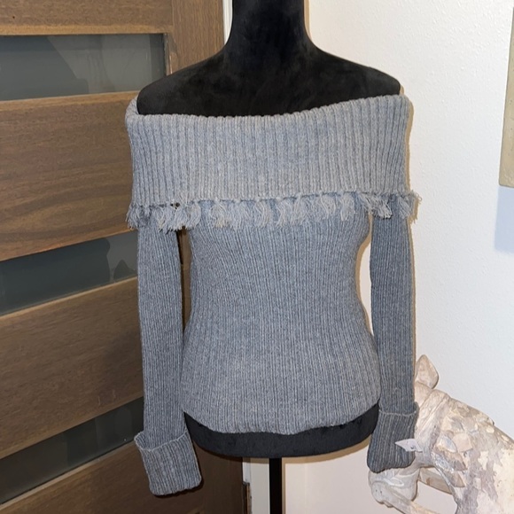 Line & Dot off the shoulder ribbed gray sweater boho fringe tassels XS new - Picture 1 of 8